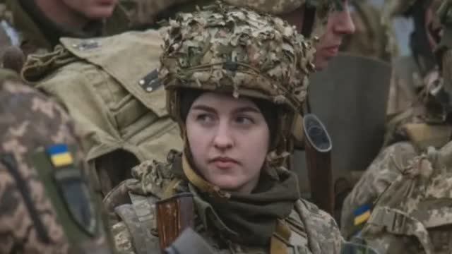 Киев готовится к массовой мобилизации женщин на фоне больших потерь ВСУ