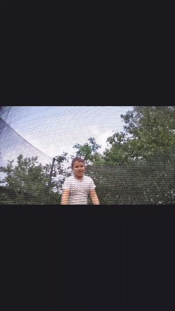 прыжки на батуте