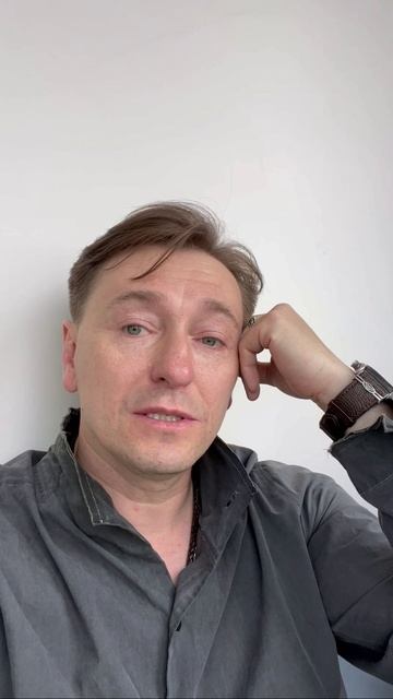 Сергей  Безруков.
 Поздравляет  С Днём России 🇷🇺

#топыкатегорий

@warzov22