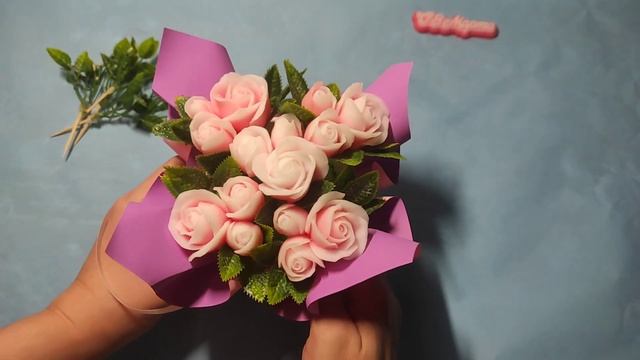 Сборка букета кустовых роз из мыла.