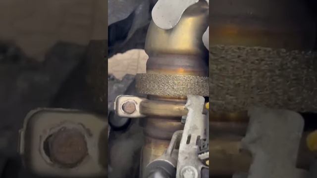 S 221  om 642  Последствие некачественной мойки авто. Поломало рокера и загнуло вал.