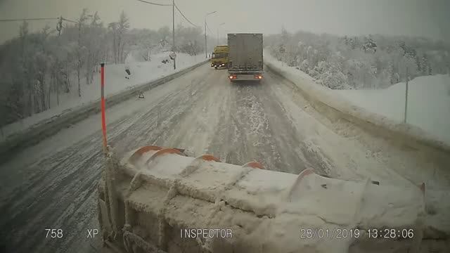 Как чистят дороги в заполярье. Мурманск.