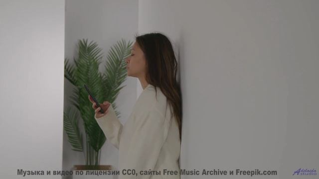 Поля раскрываются вместе с каждым новым ритмом - Cyan Sing -- Tim Woulfe -- A House Is A Holding