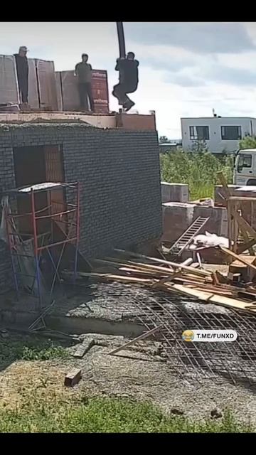 Работают профессионалы😁