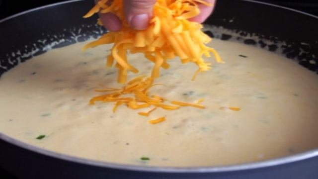 Картофельная запеканка с цукини и чеддером