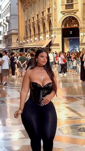 wc_cglONHsw - Beautiful Street Fashion Outfits Style #shorts