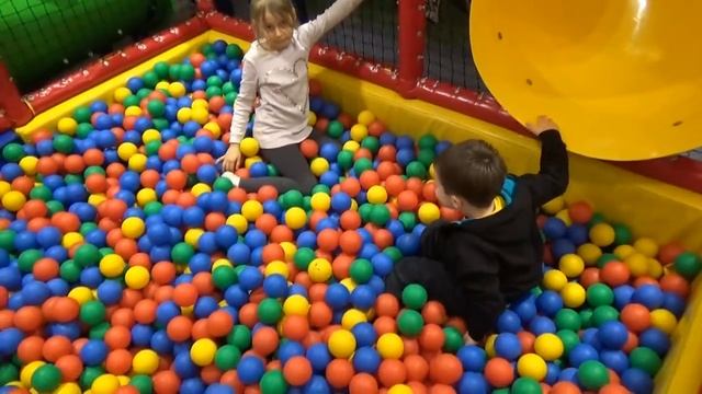 Мистер Макс • Mister Max - VLOG площадка в магазине игрушек