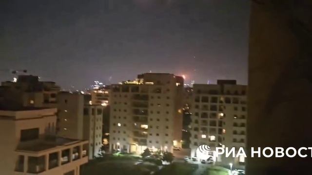 Тель-Авив. Новые кадры прилётов ракет и работа ПРО !!!