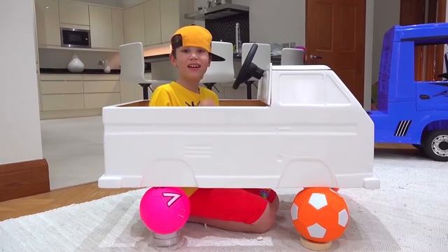 Мистер Макс Макс и новая машина со смешными колёсами
