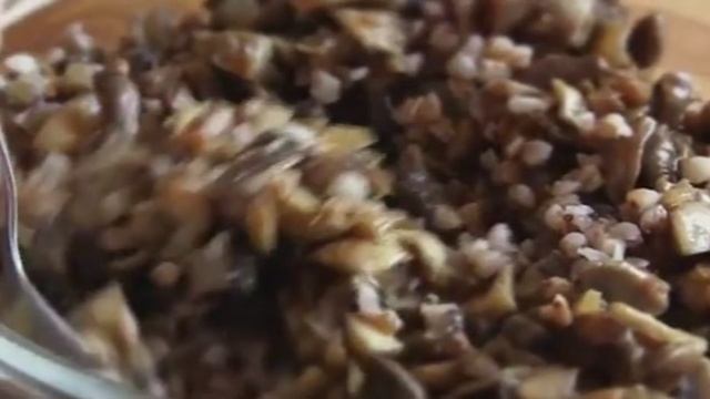 Чебуреки постные с грибами и гречкой
