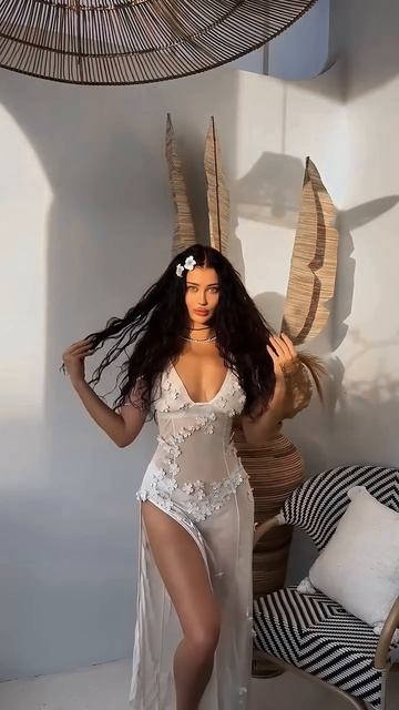 yIHKK1BwZ0E - Stunning white romantic thigh dress summer outfit for the day #fashion #style #outfit
