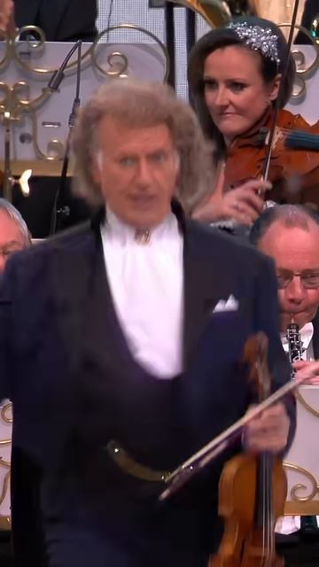 The sleigh ride of your dreams – only in Maastricht! 🛷✨🎄 Tour dates httpwww.andrerieu.com