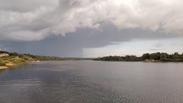 молния на грозовом небе