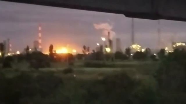 Горит завод Азот.Ставропольский край.Атака БПЛА ВСУ.14.06.2025 г.