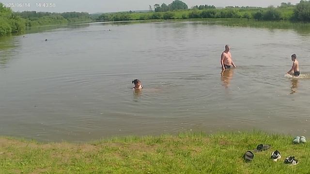 Купаевся в реке Иня. На улице 32 жары.