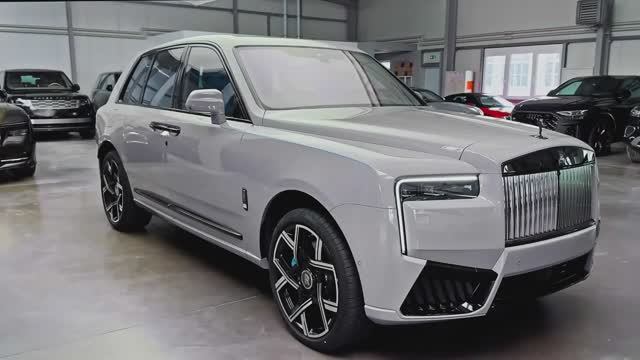Rolls-Royce Cullinan 2025 обзор