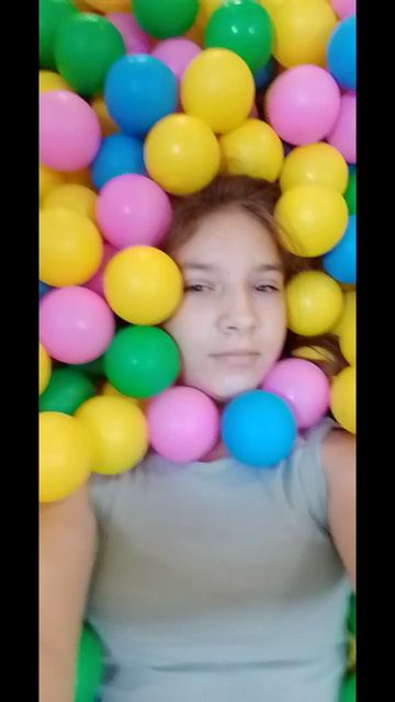 я  на игровой ПлОщАдКе