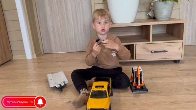 Распаковка нового Bruder пикапа и экскаватора!