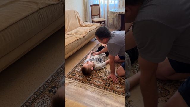 Первая помощь при обмороке.
