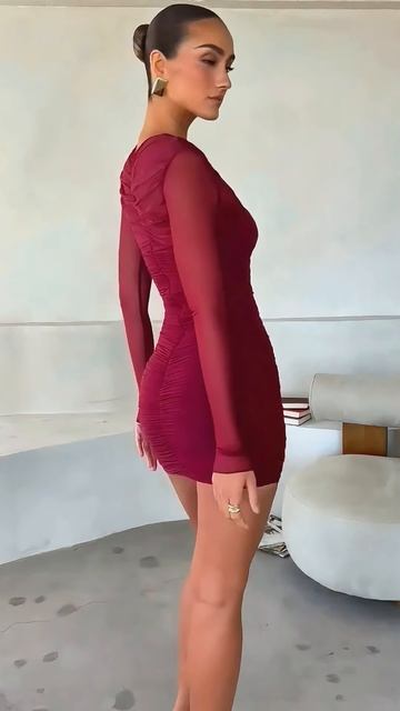 o--dshP4n4A - This Short Dress looks beautiful on this girl #shorts #fashion #style
