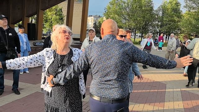 Тюльпан на ландыш не похож... 13.06.25...