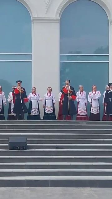 "А казачки статные - верные подруги...": народный казачий хор ЦК "Родина" (г. Анапа, 12.06.2025)