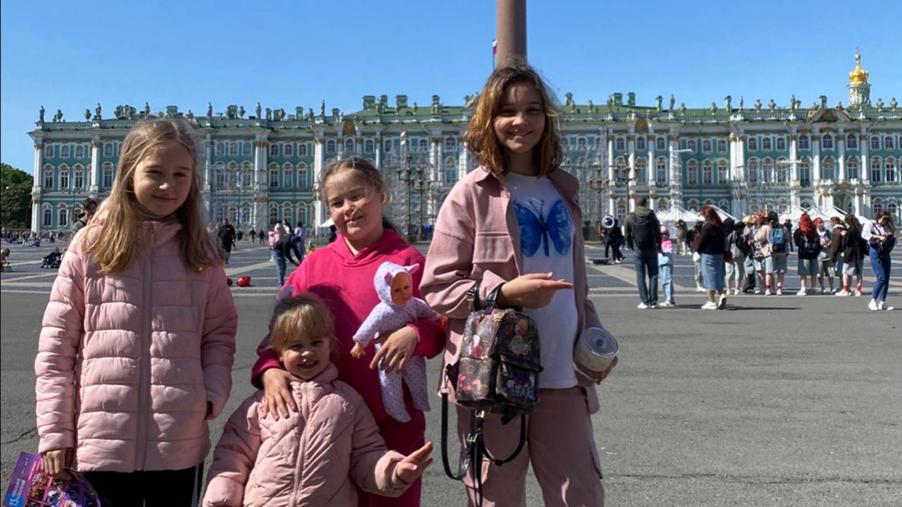 В 2025 году Четыре сестрицы отпраздновали день защиты детей в Летнем саду в Санкт-Петербурге!