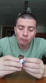 Конфета: "Чернослив в шоколаде" с грецким орехом