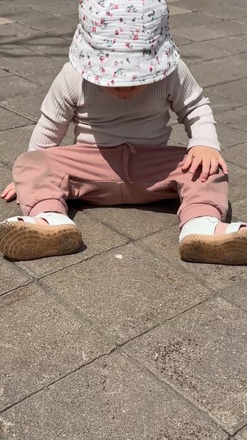 Тур по городу ползком🤣 #ребенок #блогер #рекомендации #детиприколы #baby #топвидео #kids #топвидео