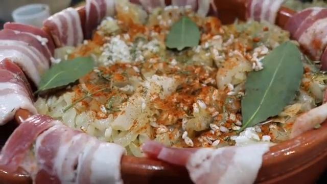 Мясное ассорти из баранины, свинины ,говядины и курицы ,которое разберут со стола за 5 минут