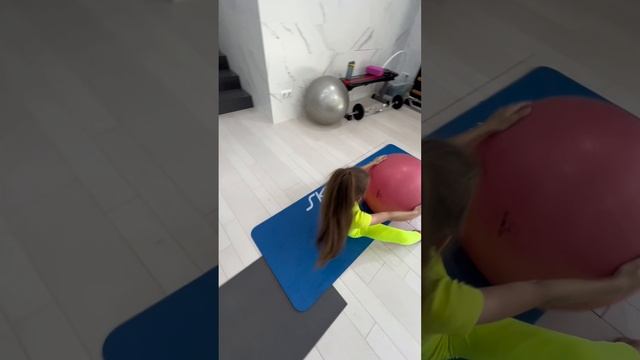 Комплексно развиваемся 💪 🏊♀️ 🏃♀️