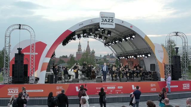 Richard Rodgers - Where or When
Концертный биг-бэнд Академии джаза п/у П. Овчинникова