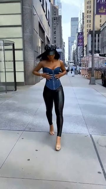 v3x3UhzJ6gI - Beautiful Street Fashion Outfits Style - Trending Look #shorts