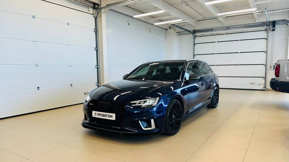 Audi A4, 2018 год