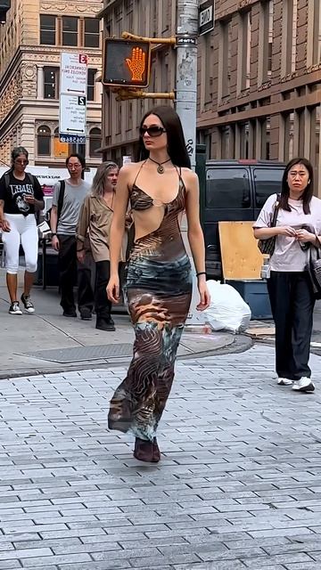 voLWfC0L45E - Beautiful Street Fashion Outfits Style #shorts