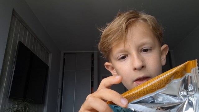 Пробую всякую еду