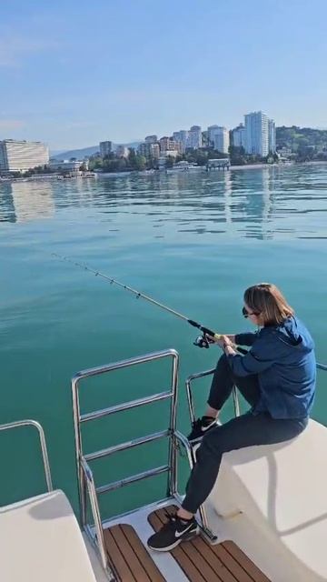 Морская рыбалка на катамаране Лайт в Сочи