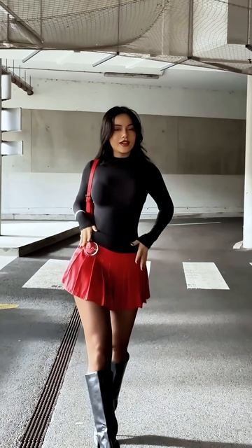 u3QyH8d2zuA - 3 Trendy short flare dresses to try out this fall #fashion  #style #outfit #shorts