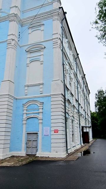 Петропавловский парк одно из самых красивых мест города Ярославль