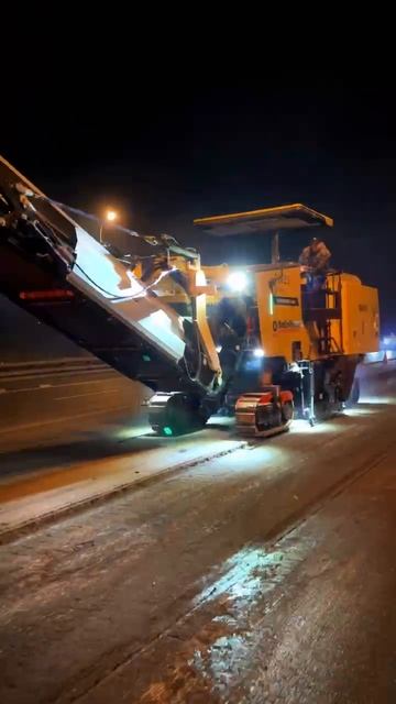 Дорожная фреза SANY SCM2000C-10R в работе (Россия)