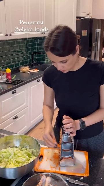 ВOCХИТИТЕЛЬНAЯ КAПУCТA C КУPИЦЕЙ