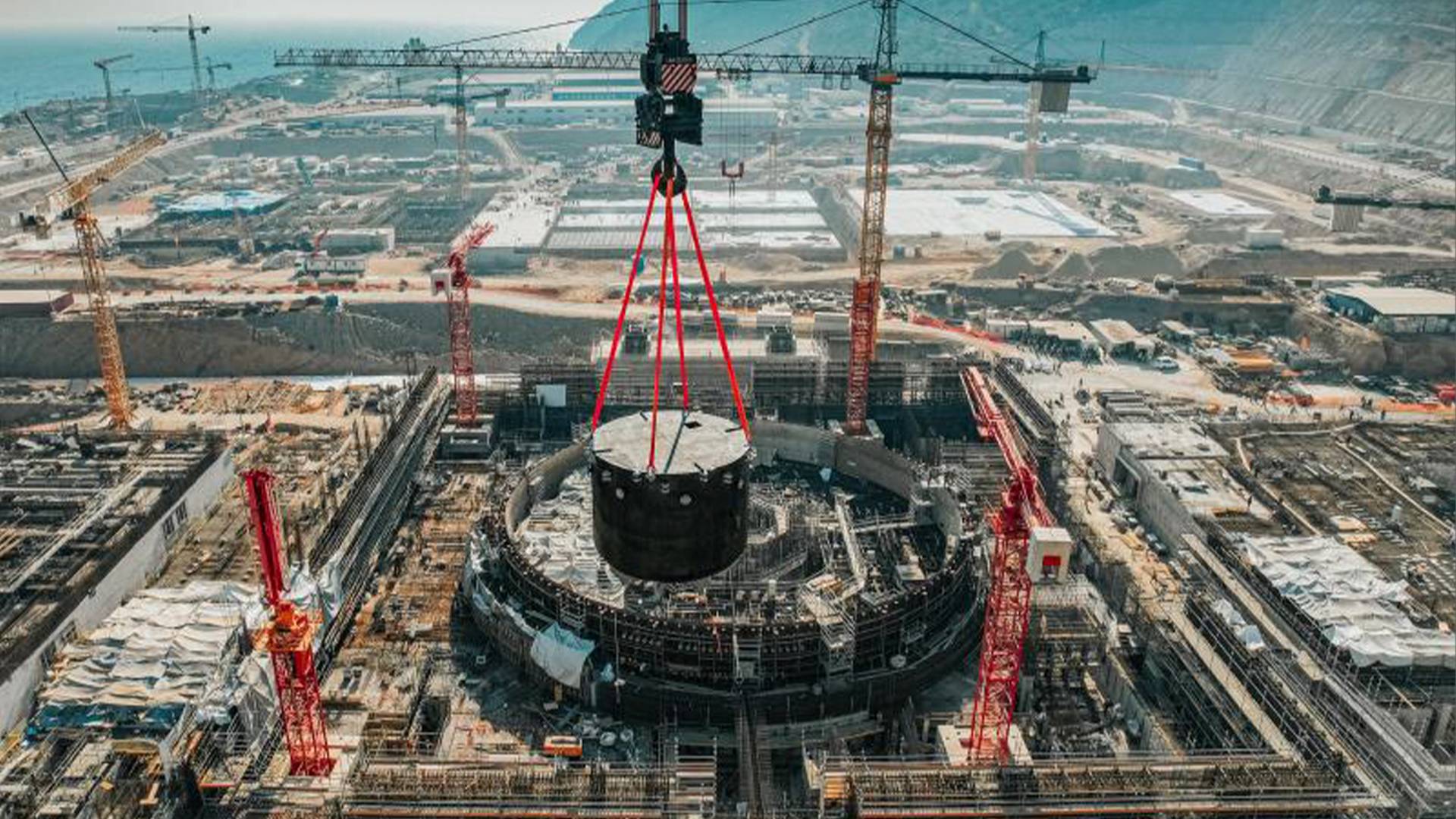 Росатом возглавит строительство первой атомной станции в Казахстане
