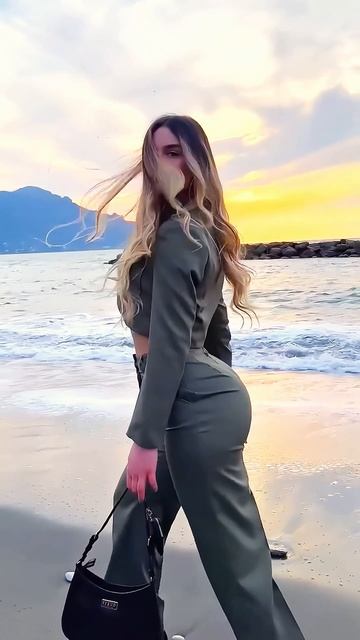 hUhBVDCFdok - Trendy tight suit official summer outfit for the day #fashion #style #outfit #shorts