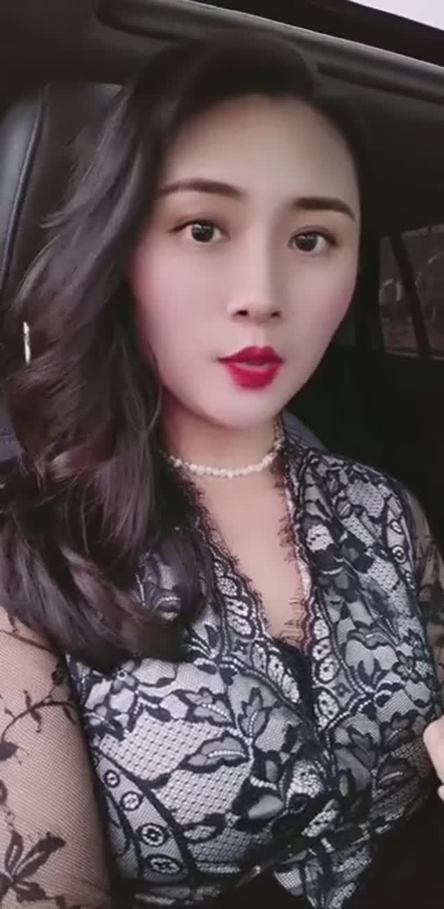 喜欢三月的风四月的你，每一天都有你，愿你眼里有光心中有爱，一路春暖花开，愿你做一个温柔的人，浅浅笑轻轻爱稳稳走