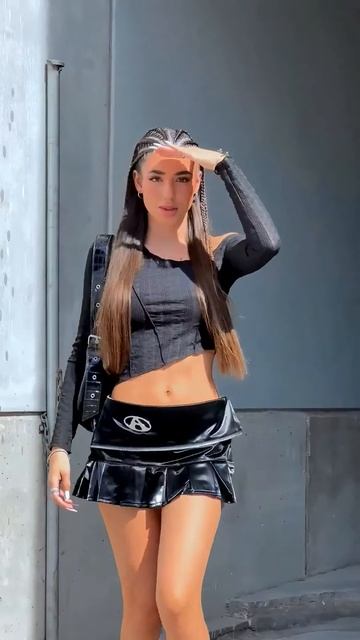 xDEHWFbCM0o - Beautiful Street Fashion Outfits Style - Trending Looks #shorts