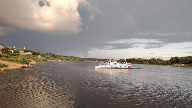 катерок и грозовое 
небо