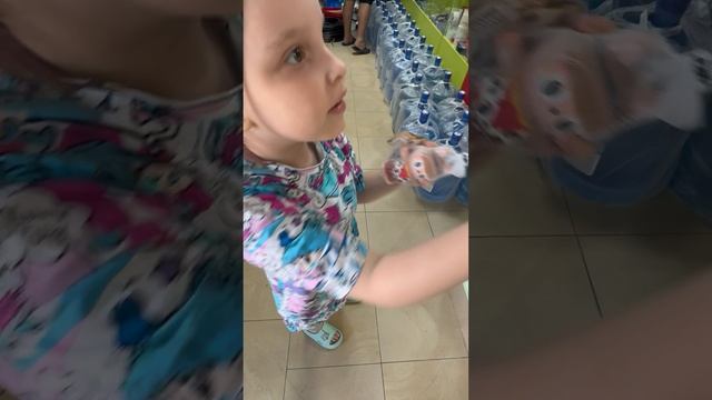 Лабубу в дачном магазине