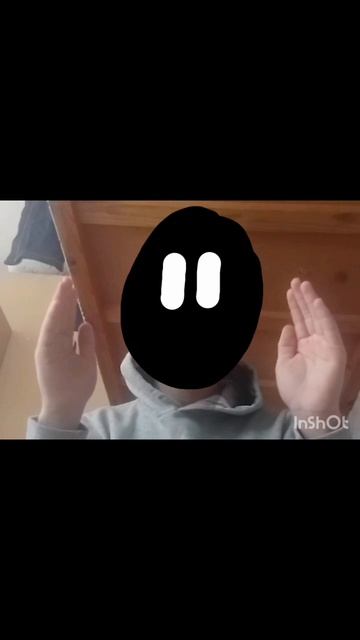 Блек посторяет за мной