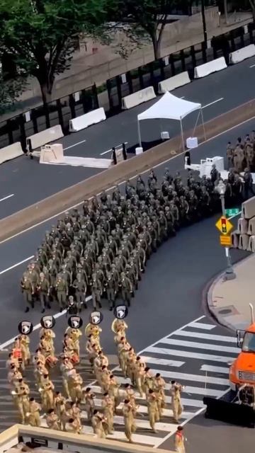 Сегодня в Вашингтоне состоится масштабный военный парад по случаю 250-летия образования армии США.