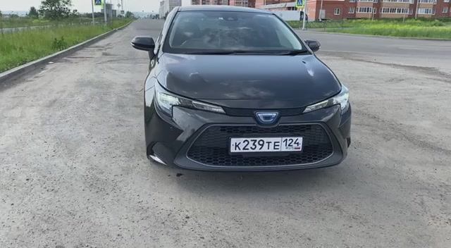 Toyota Corolla Touring Hybrid 4WD 2019 г.в. комплектация S